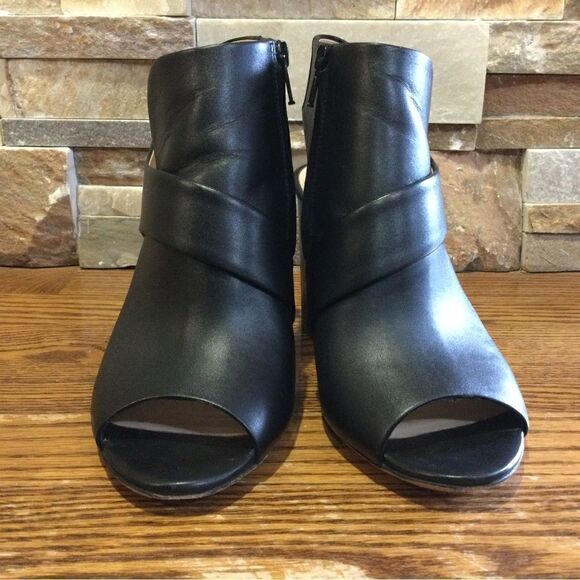 CLUB MONACO Open toe black booties - Picture 2 of 8